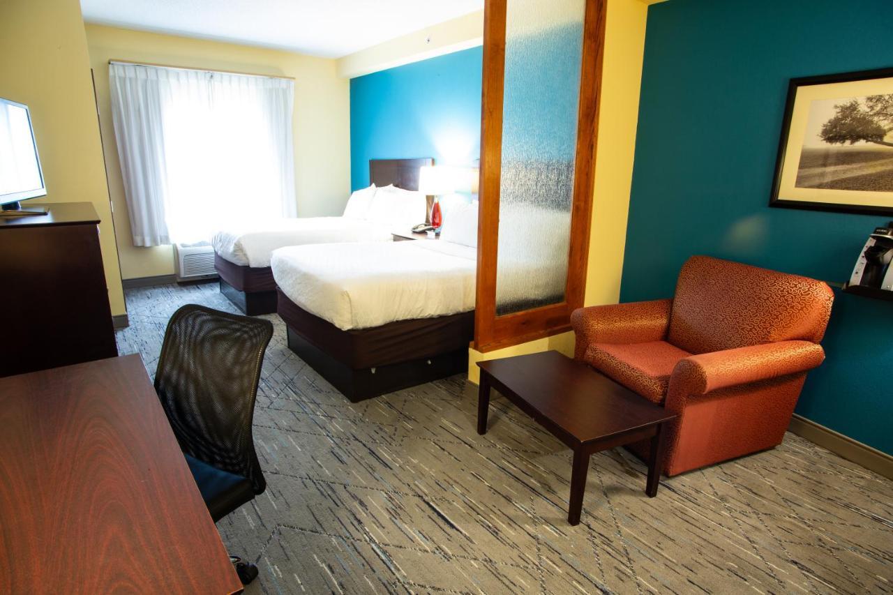 Holiday Inn Express & Suites Harrisburg West Mechanicsburg Exterior photo