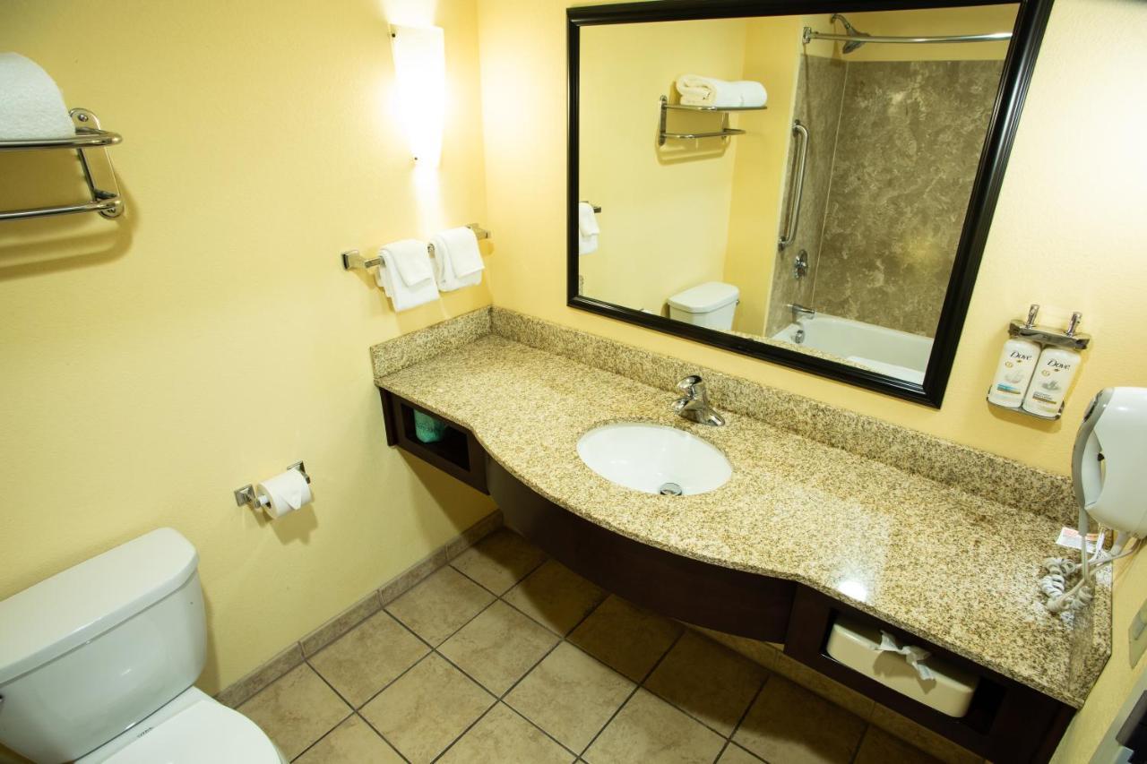 Holiday Inn Express & Suites Harrisburg West Mechanicsburg Exterior photo