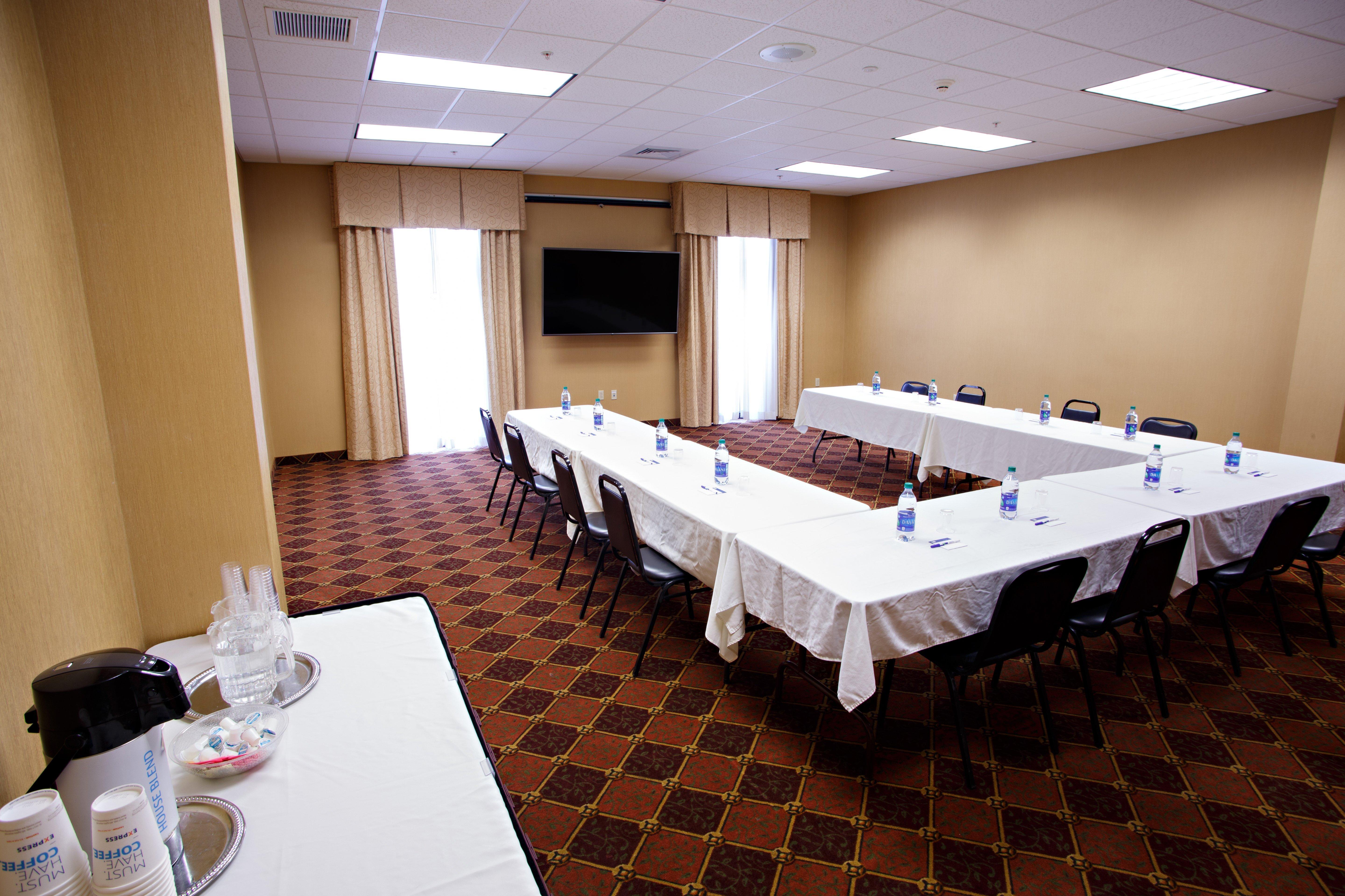 Holiday Inn Express & Suites Harrisburg West Mechanicsburg Exterior photo