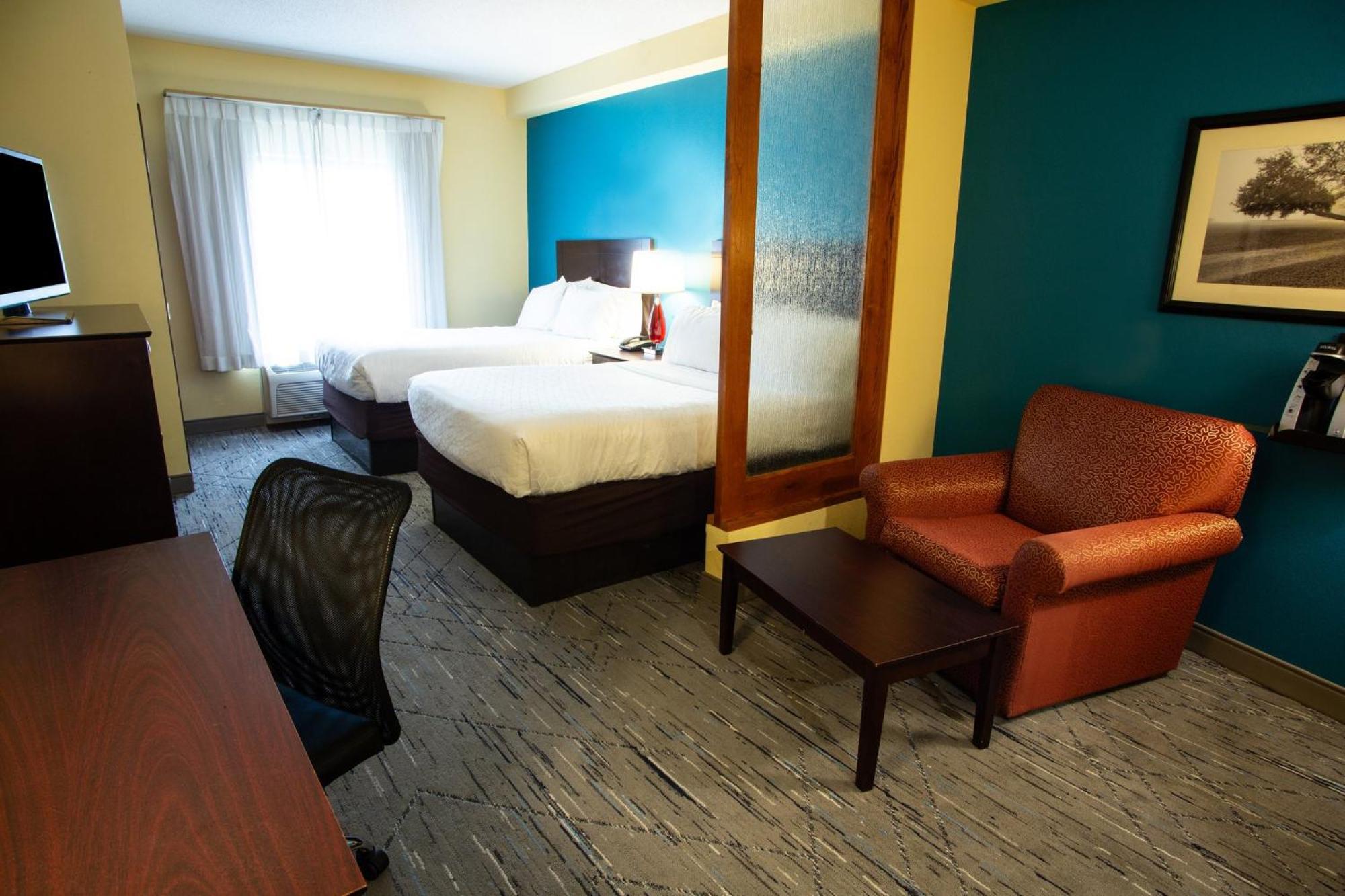 Holiday Inn Express & Suites Harrisburg West Mechanicsburg Exterior photo