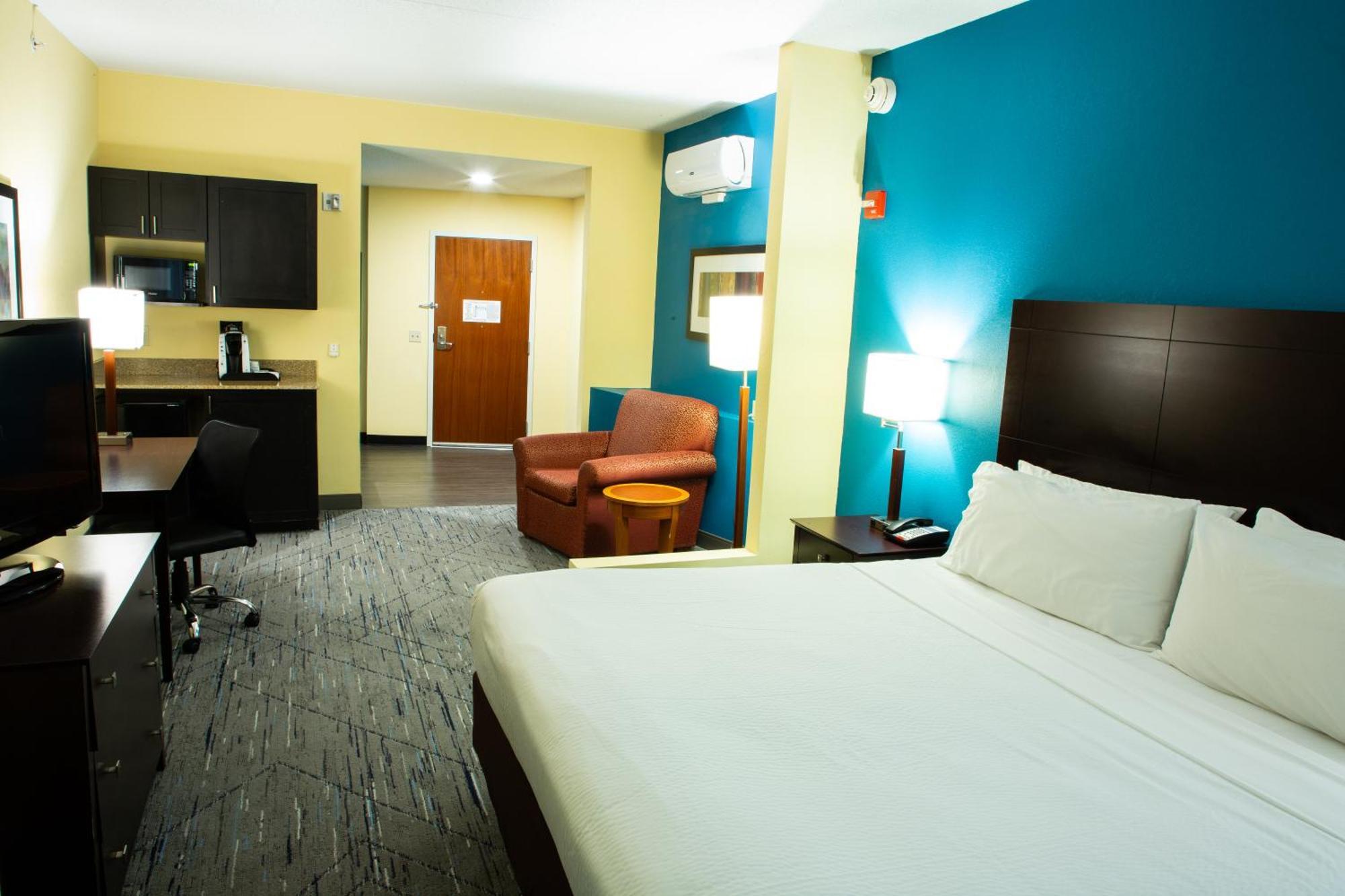 Holiday Inn Express & Suites Harrisburg West Mechanicsburg Exterior photo
